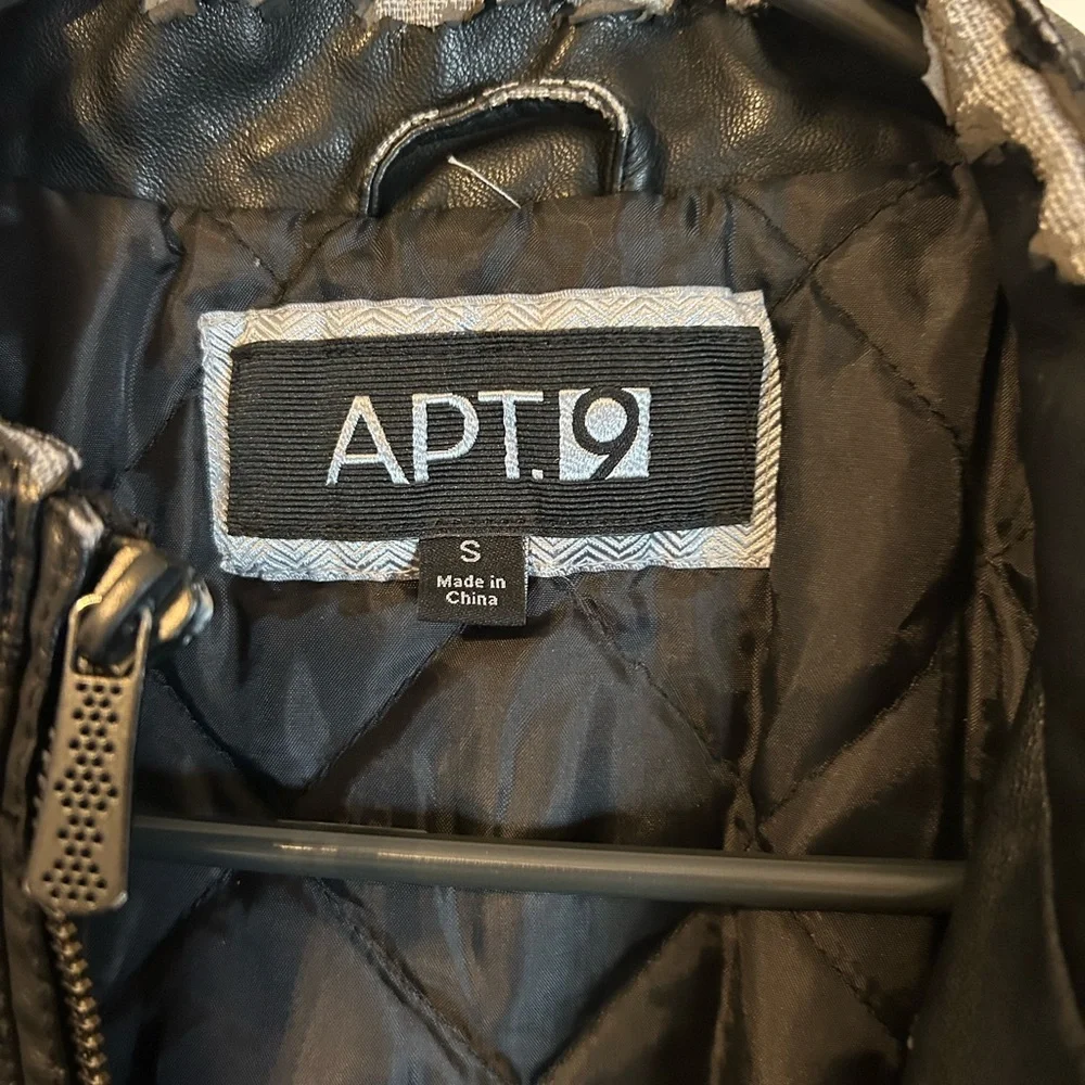 Apt. 9 Women's Classic Black Leather Jacket - Picture 5 of 5